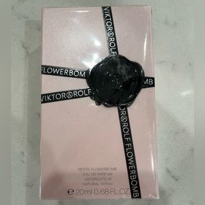 *Brand New* unopened Viktor&Rolf Flowerbomb Eu de Parfum